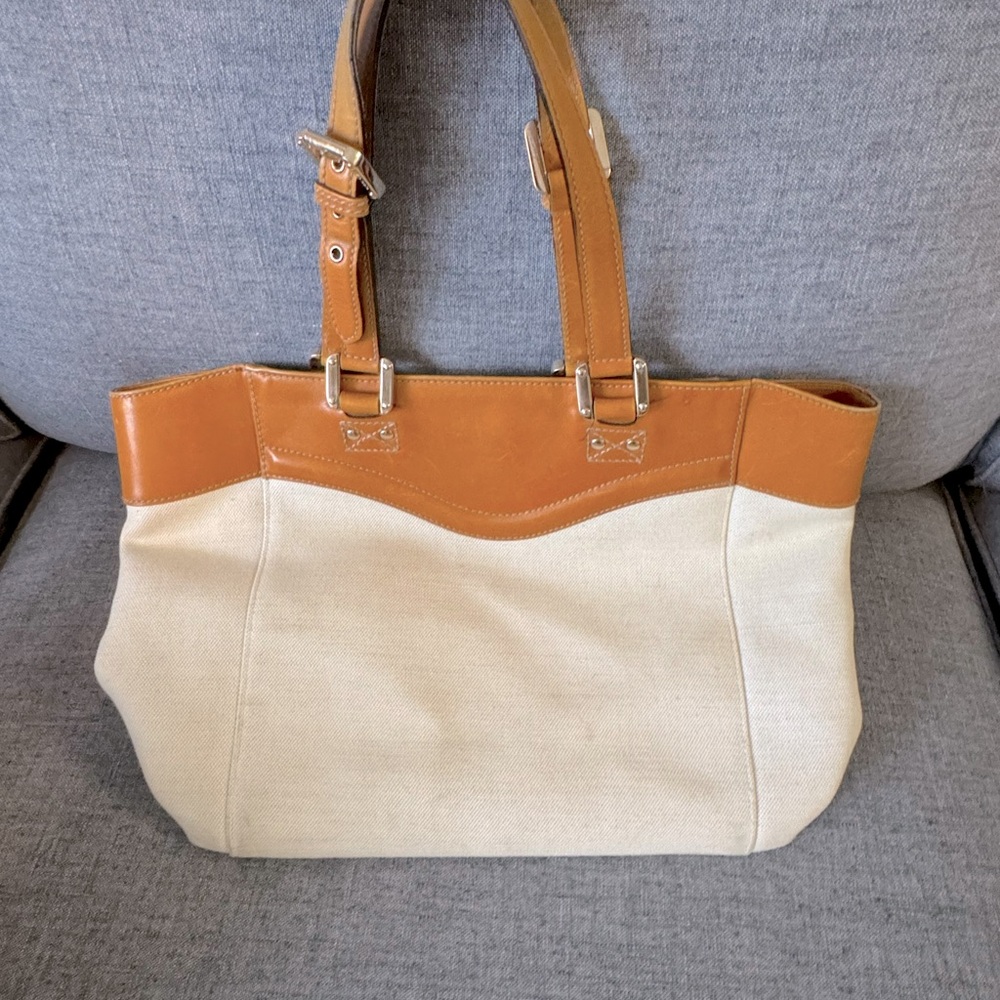 Authentic Gucci -branded canvas and leather tote